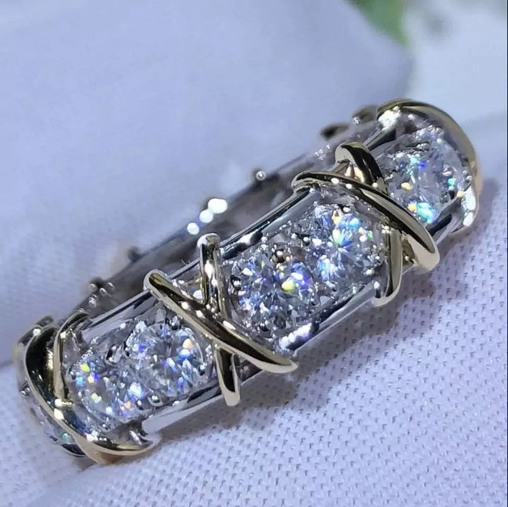 OUIIIUO CROSS FULL DIAMOND RING