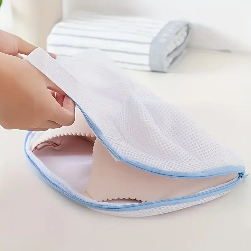 Sturdy lingerie laundry bag - mesh wash protection pouch