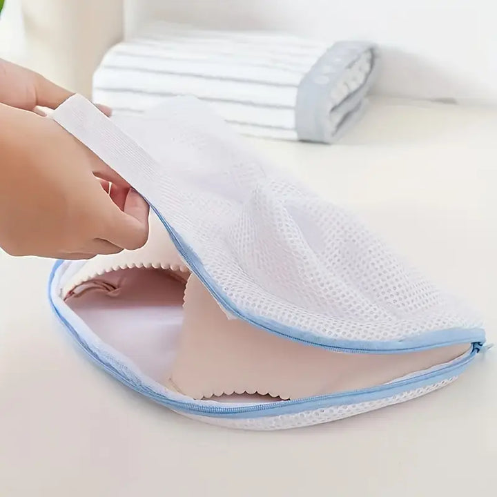 Sturdy lingerie laundry bag - mesh wash protection pouch