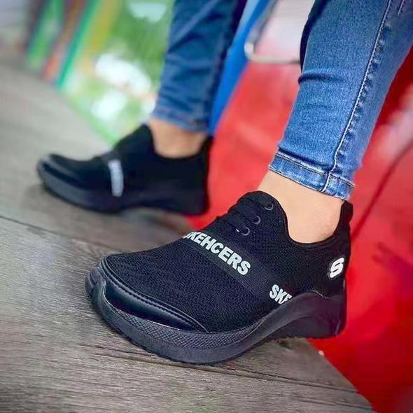 BREATHABLE CORRECTIVE SNEAKERS